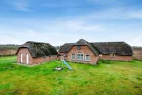 Large 18-Person Pool House With Activity Room, Built In 2011,